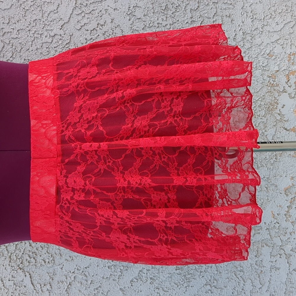 Red Lace Mini Skirt  ♥️
